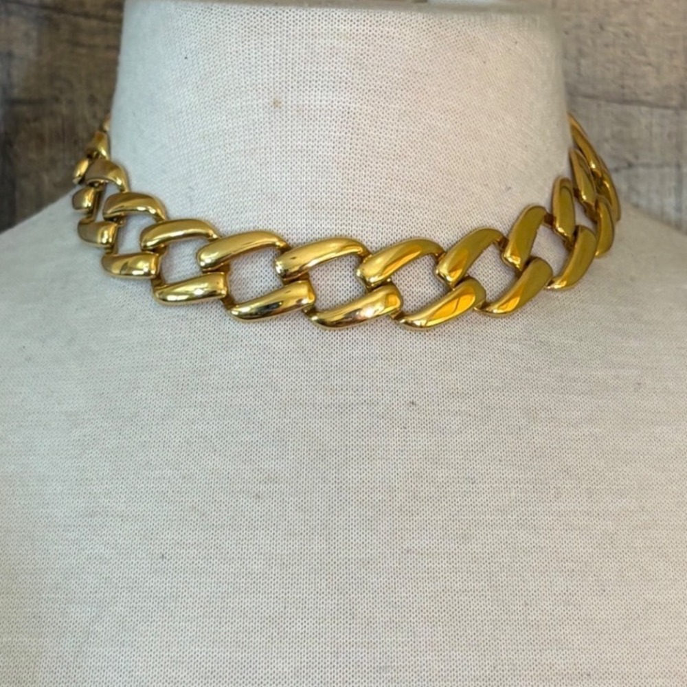 Gold Tone Chunky Curb Link Choker Necklace Polished Statement 16 Inch J1737